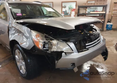 2010 Subaru Outback 2.5I Premium z USA, uszkodzony, nr VIN 4S4BRCGCXA3374434